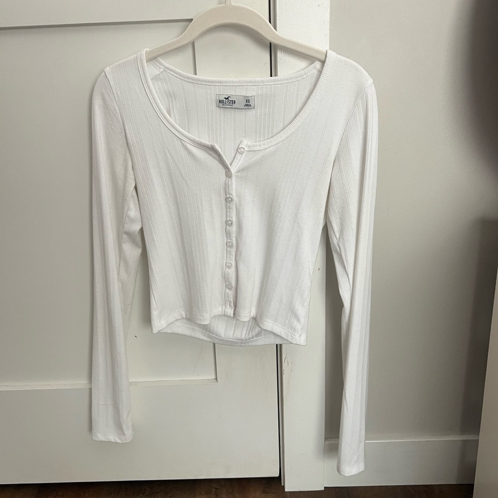 xs white hollister long sleeve